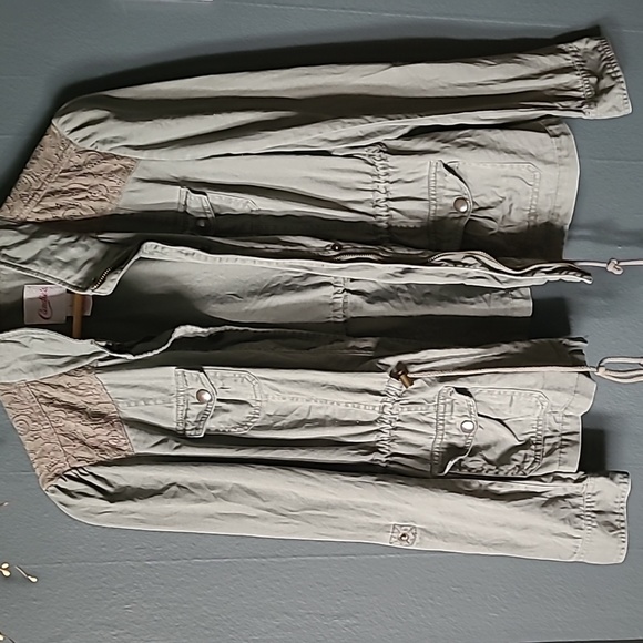 Candie's Jackets & Blazers - 🔥 Y2K Candies light jacket. army green coat with lace